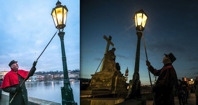 Světlonoš z Karlova mostu: Vdechuje život 51 lucernám