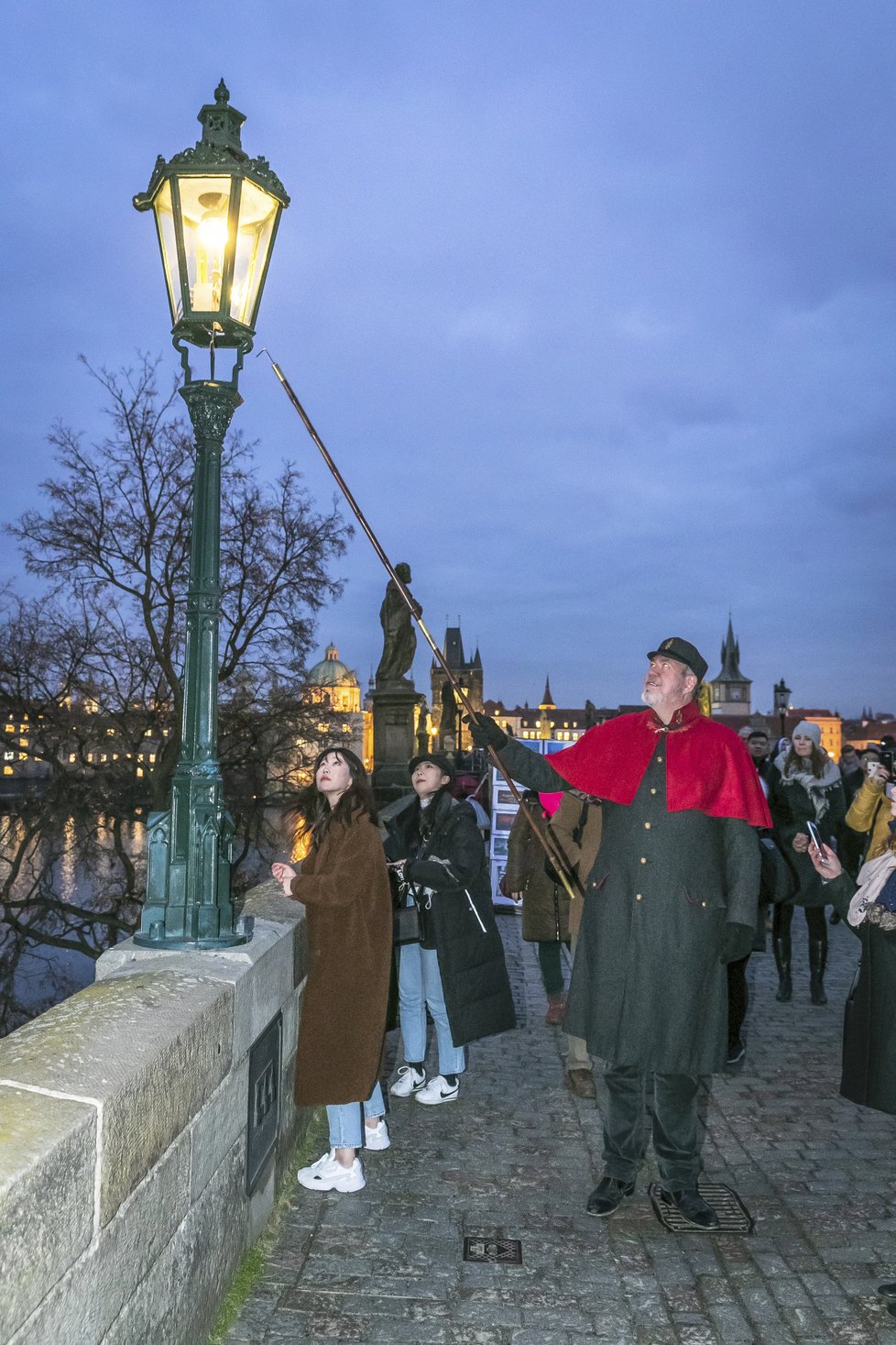 Se svou dvoumetrovou výškou se v tomto případě Jan vskutku neminul povoláním, lépe řečeno koníčkem.