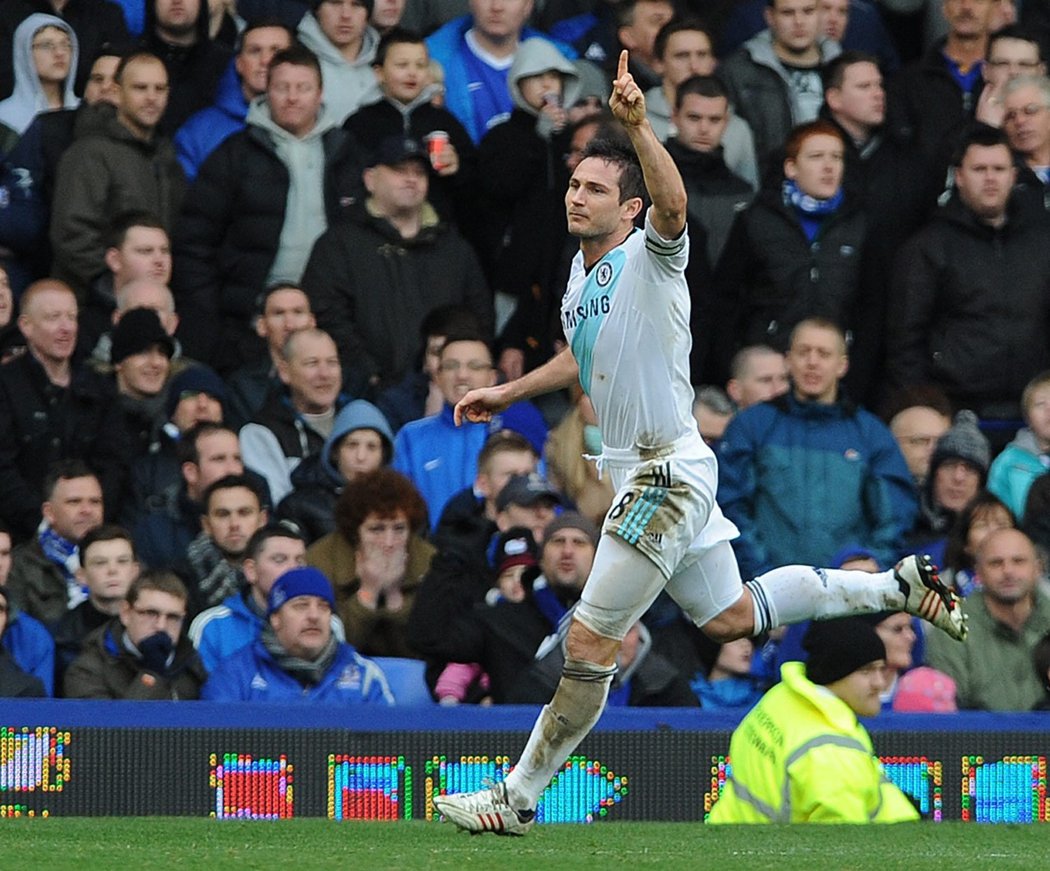 Frank Lampard je opět hrdinou Chelsea. Dvěma góly otočil duel s Evertonem a zajistil tři body pro svůj tým.
