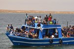 Běženci mířící na ostrov Lampedusa