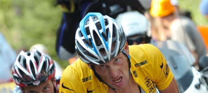 ... chce si Lance Armstrong radšej opäť sadnúť „do sedla“ bicykla.