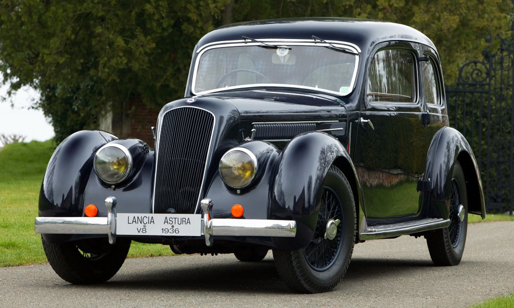 Elegantní kupé Lancia Astura Sports Saloon 3. série se vyrábělo v letech 1933–37.