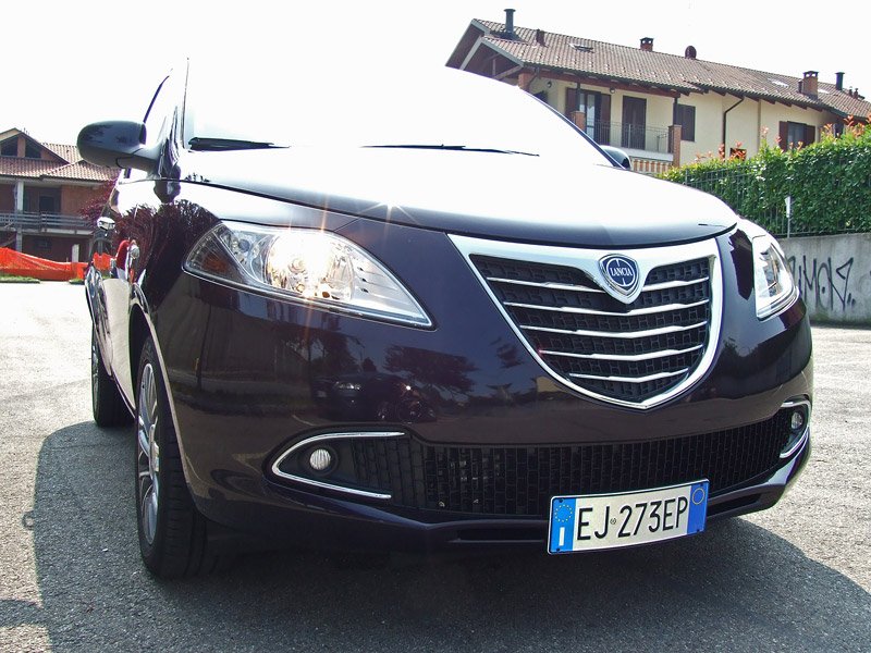 Lancia Ypsilon