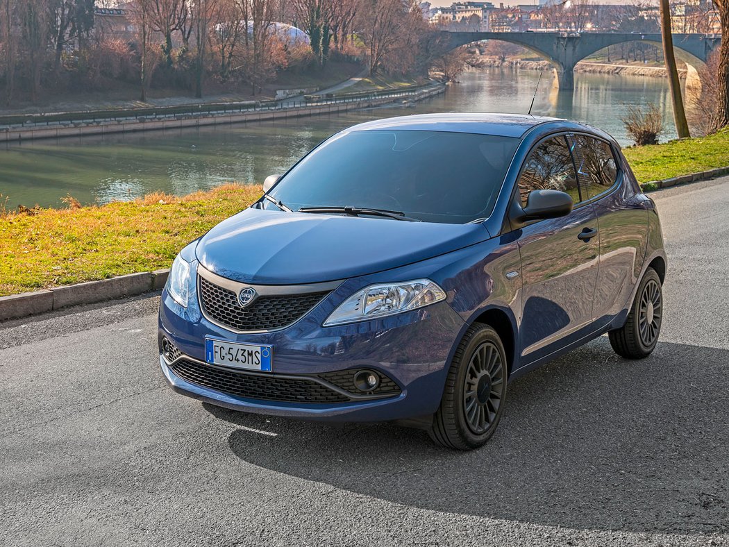 Lancia Ypsilon