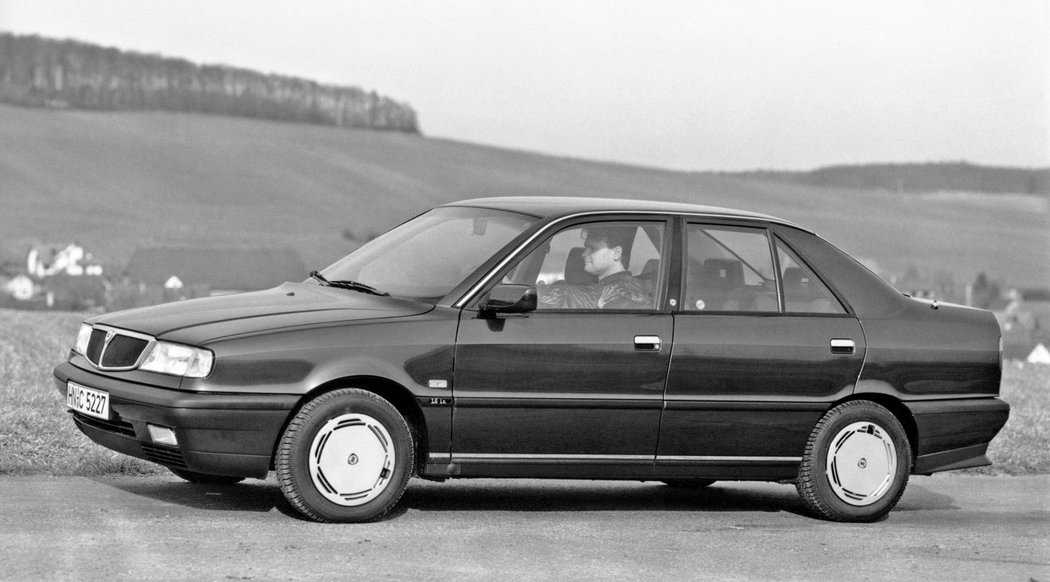 Lancia Dedra (1989)