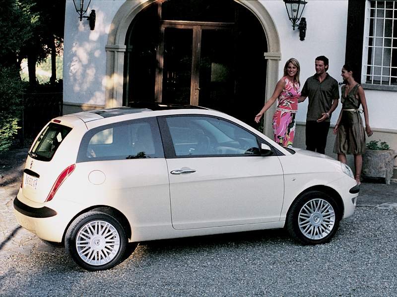 Lancia Ypsilon