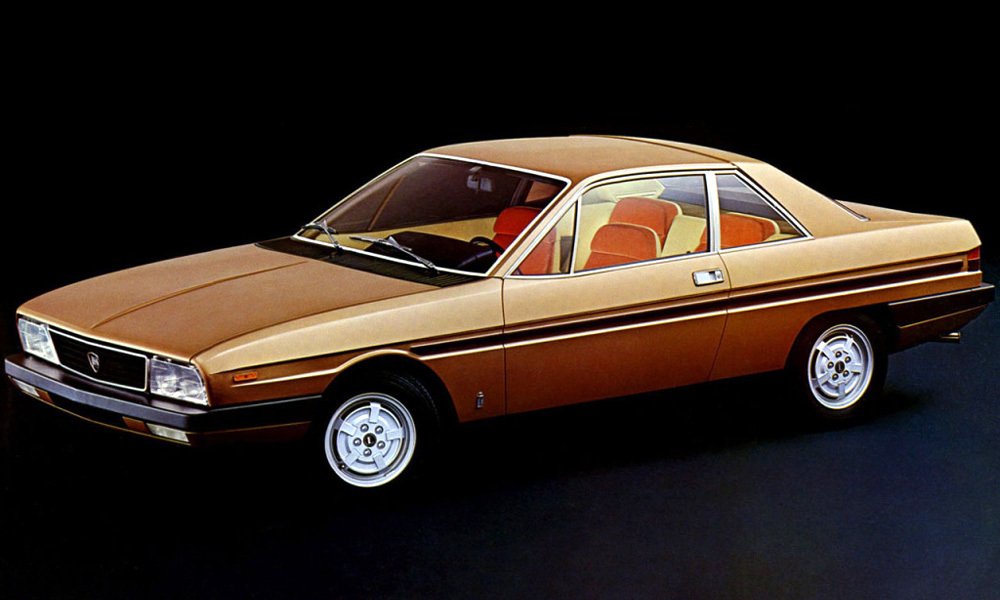 Kupé Lancia Gamma se od sedanu lišilo hlavně tříprostorovou karoserií se stupňovitou zádí a o něco menšími rozměry.