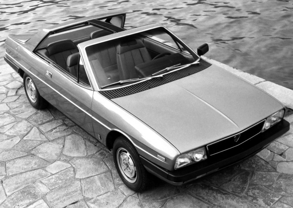 V roce 1977 představil Pininfarina koncept Gamma Spider, což byla otevřená verze kupé s odnímatelnými panely střechy a ochranným obloukem za zadními sedadly.
