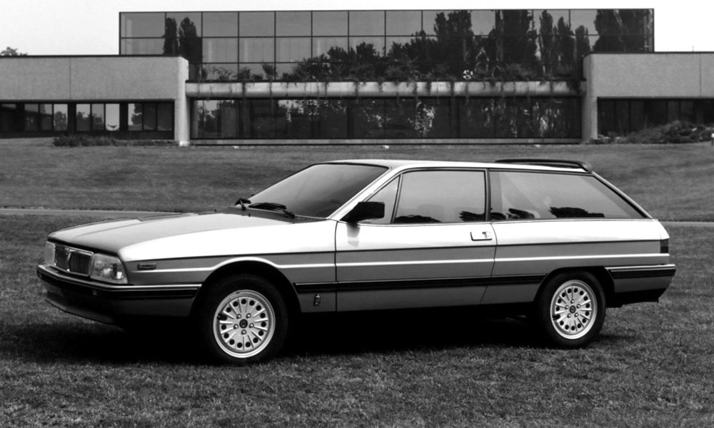 Koncept třídveřového „shooting brake“ Lancia Gamma Olgiata měl mimořádně dlouhá boční okna.