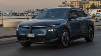 Lancia Gamma se konečně představuje. HF Integrale má 375 koní, technika nikoho nepřekvapí Lancia Gamma se konečně představuje. HF Integrale má 375 koní, technika nikoho nepřekvapí