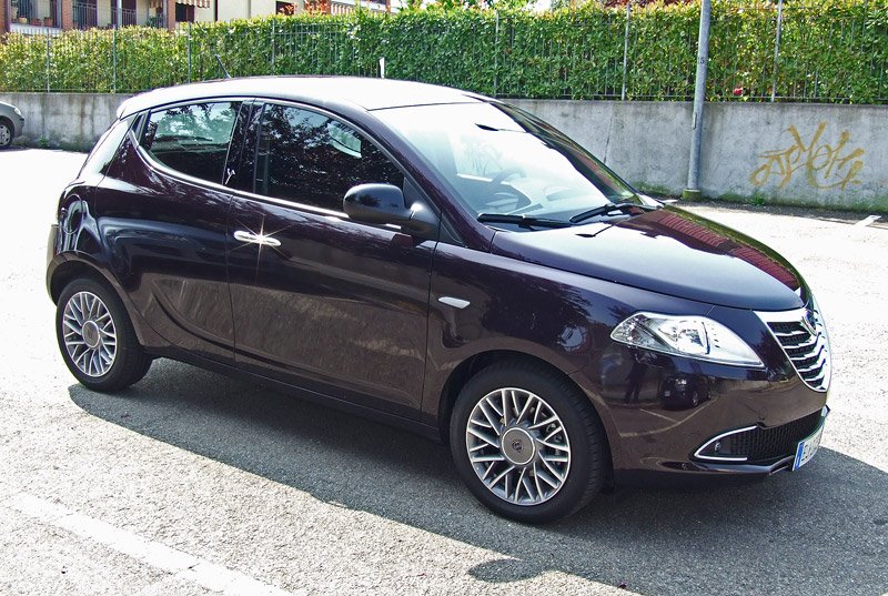 Lancia Ypsilon