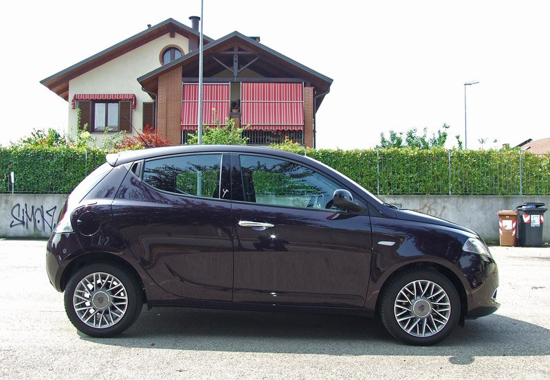 Lancia Ypsilon