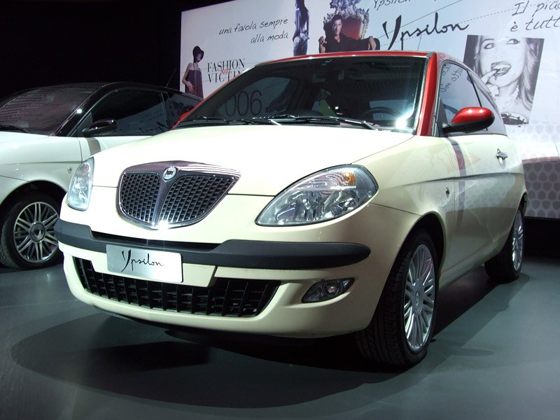 Lancia Ypsilon