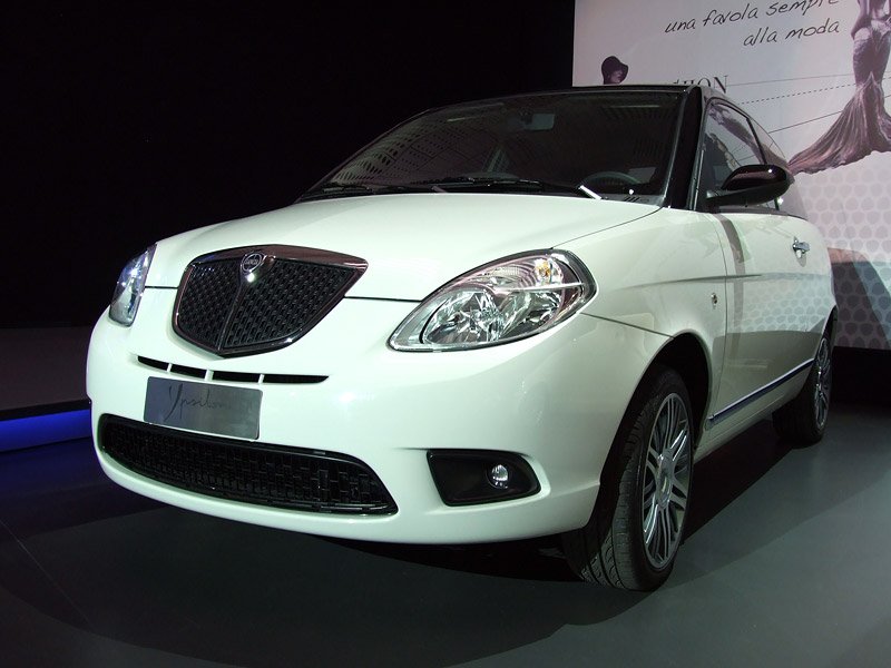 Lancia Ypsilon