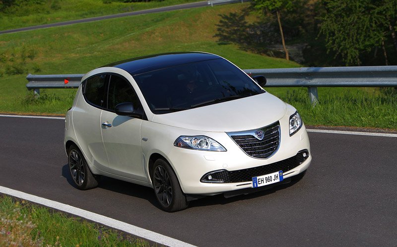 Lancia Ypsilon