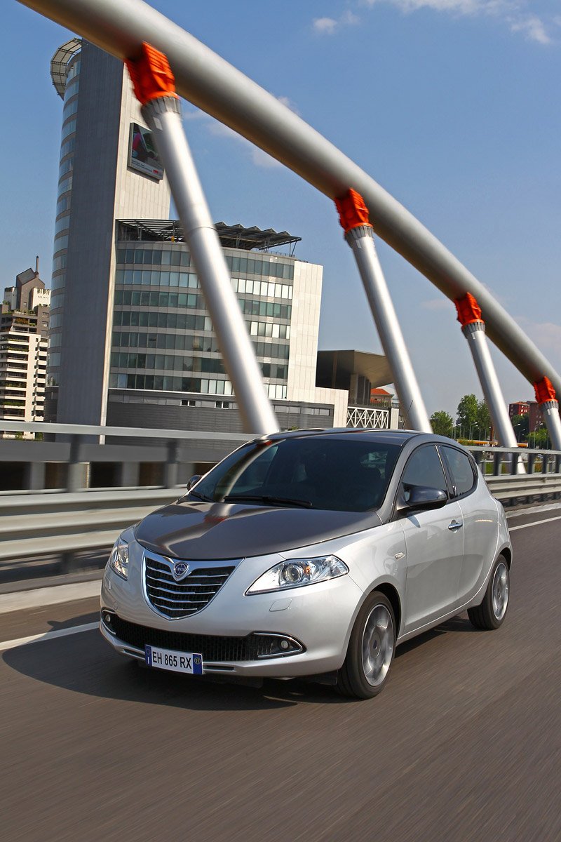 Lancia Ypsilon