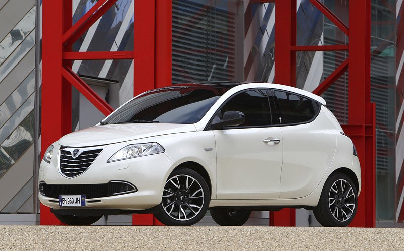 Lancia Ypsilon