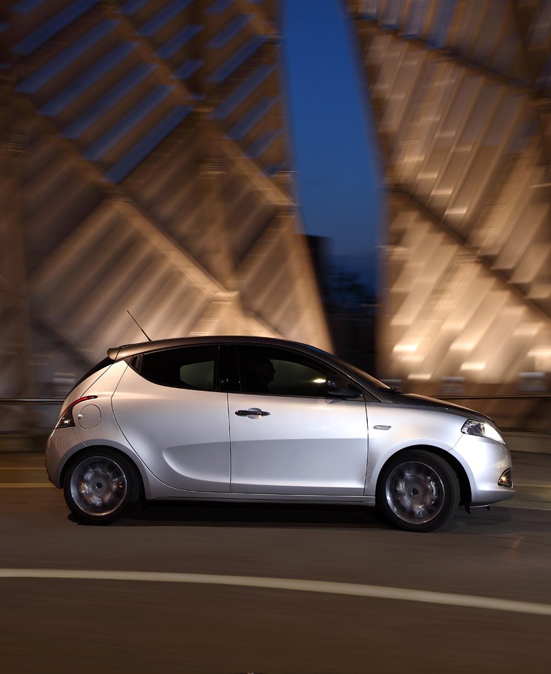 Lancia Ypsilon