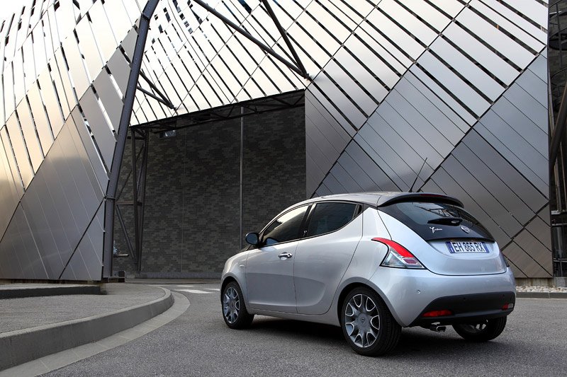 Lancia Ypsilon