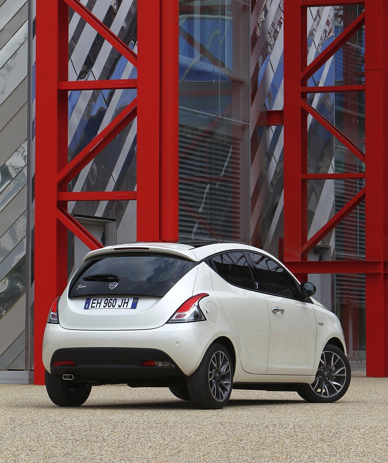 Lancia Ypsilon