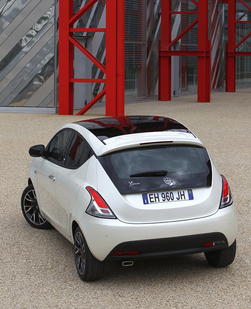 Lancia Ypsilon