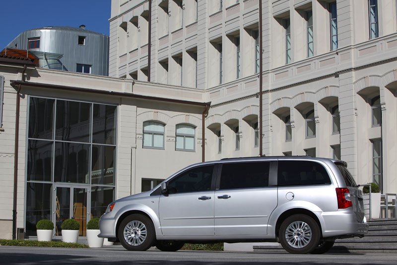 Lancia Voyager - oficiální fotografie