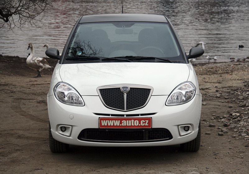 Lancia Ypsilon