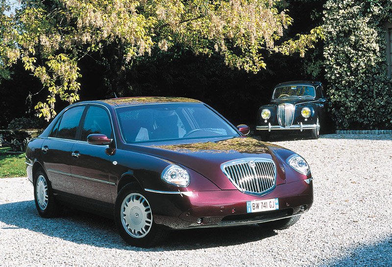 Lancia Thesis (2002-2009)