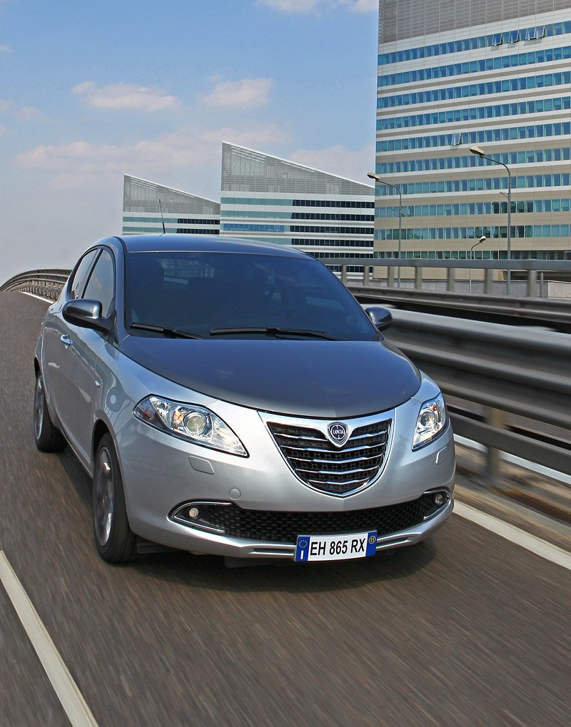 Lancia Ypsilon