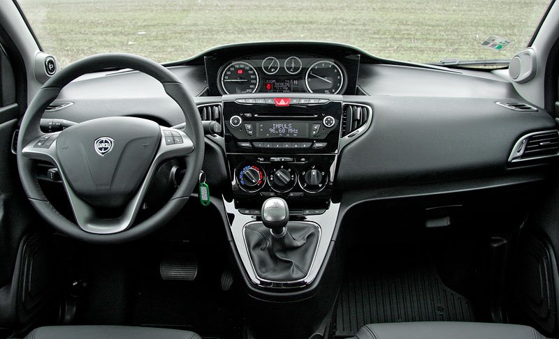 Lancia Ypsilon