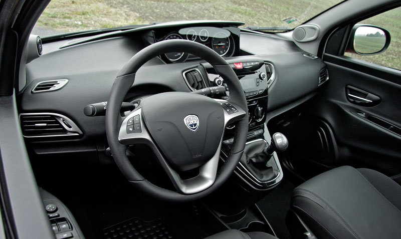 Lancia Ypsilon