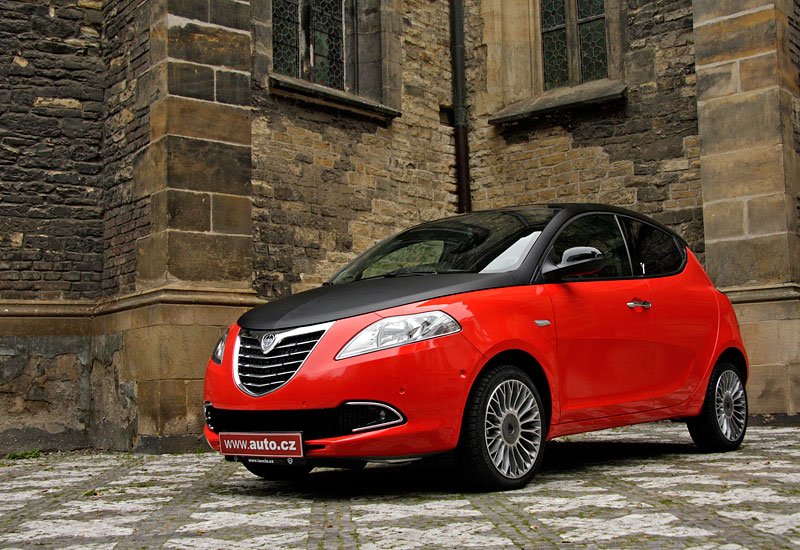 Lancia Ypsilon