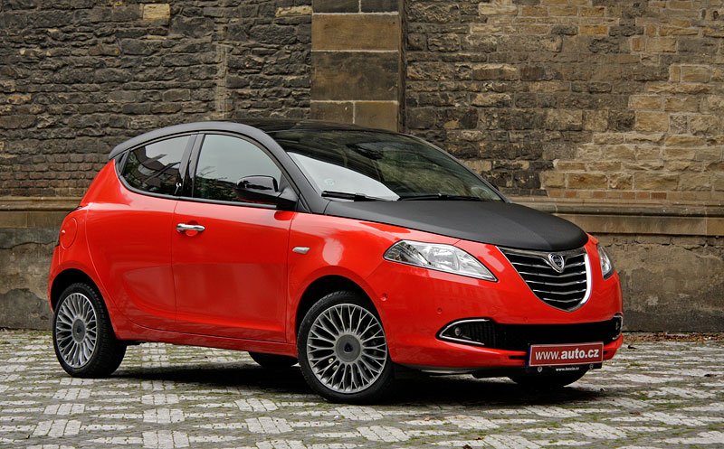 Lancia Ypsilon