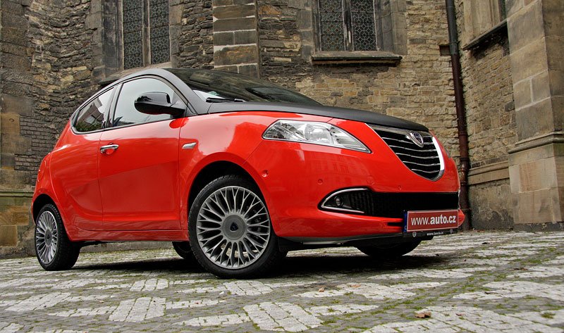 Lancia Ypsilon