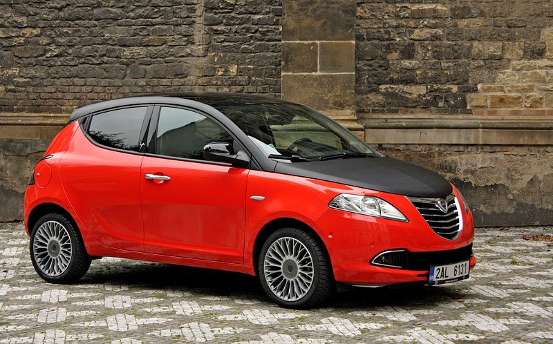 Lancia Ypsilon