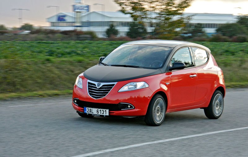 Lancia Ypsilon