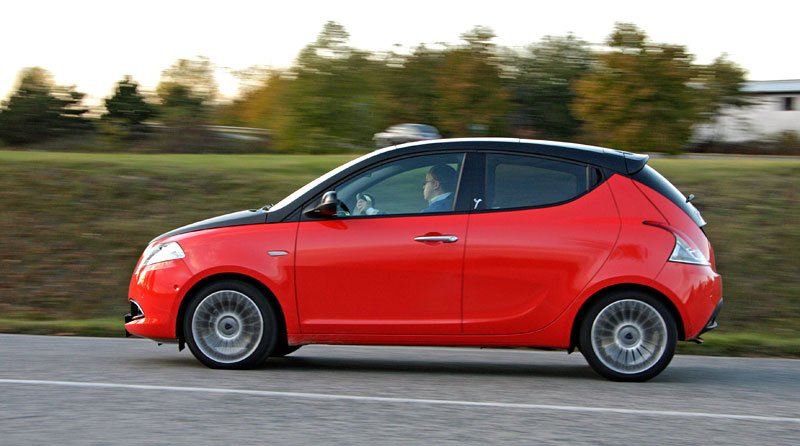 Lancia Ypsilon