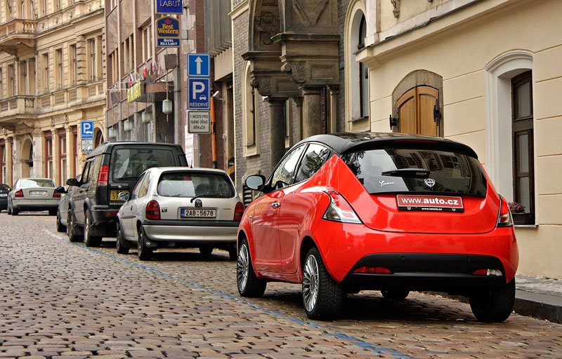 Lancia Ypsilon