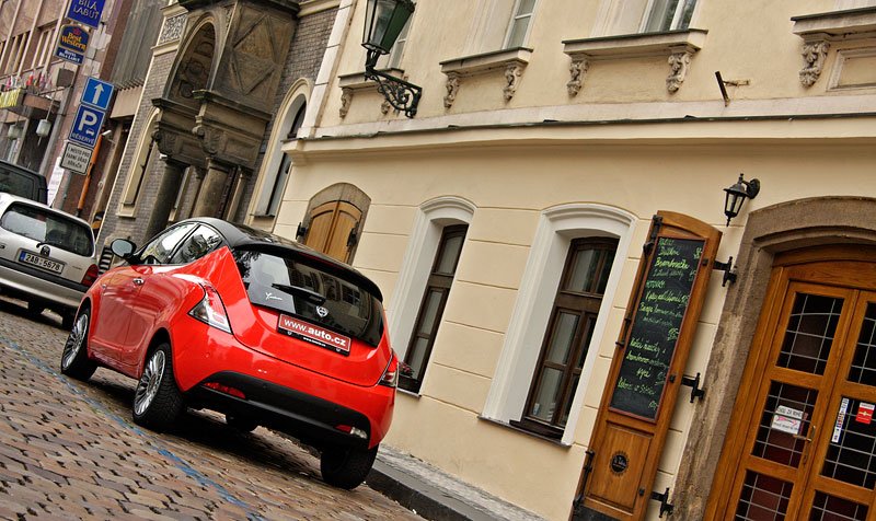 Lancia Ypsilon