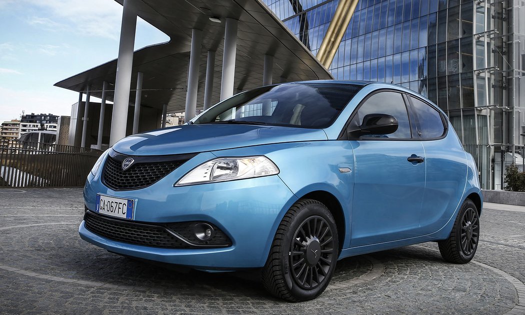 Lancia Ypsilon hybrid ECOCHIC