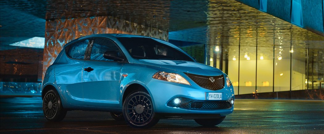 Lancia Ypsilon hybrid ECOCHIC