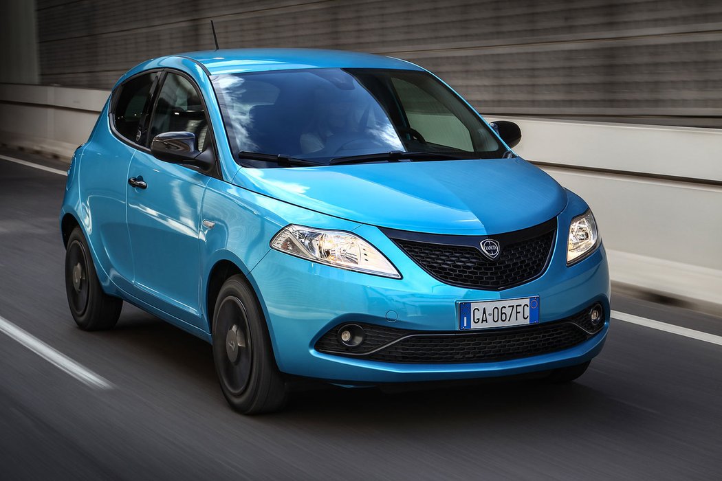 Lancia Ypsilon hybrid ECOCHIC