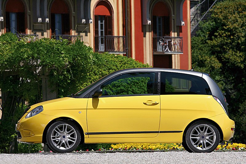 Lancia Ypsilon