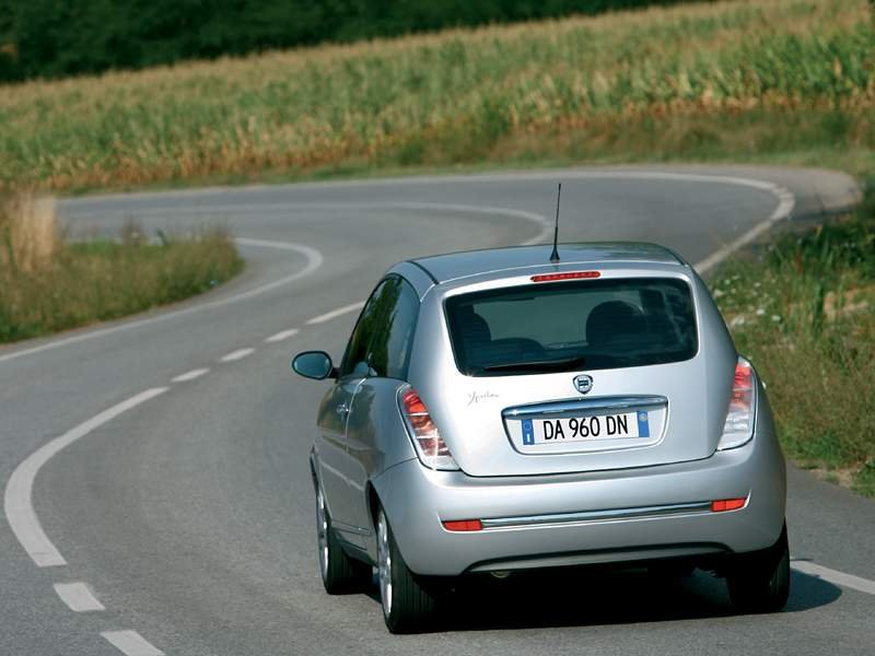 Lancia Ypsilon