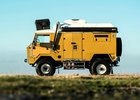 Tenhle armádní Land Rover 101 Forward Control přestavěný na obytný vůz je neskutečně stylový. A může být váš