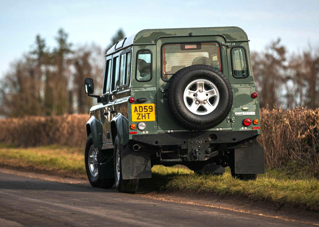 Land Rover Defender 110 County (2010)