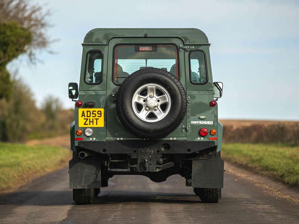 Land Rover Defender 110 County (2010)