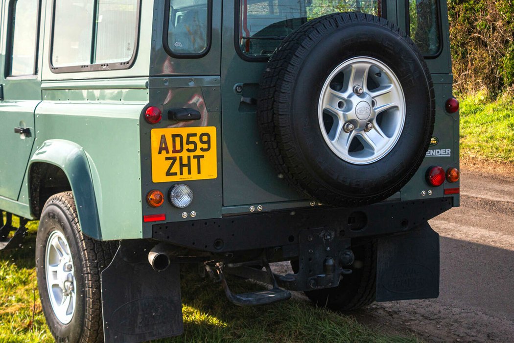 Land Rover Defender 110 County (2010)