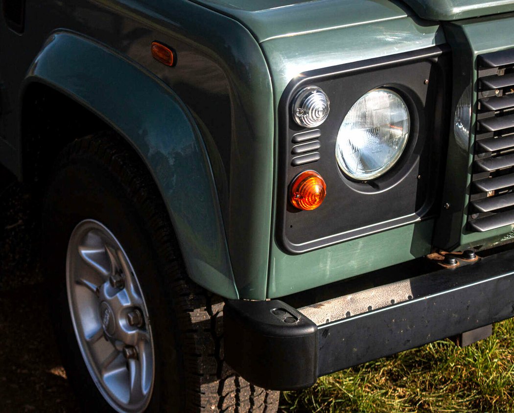 Land Rover Defender 110 County (2010)