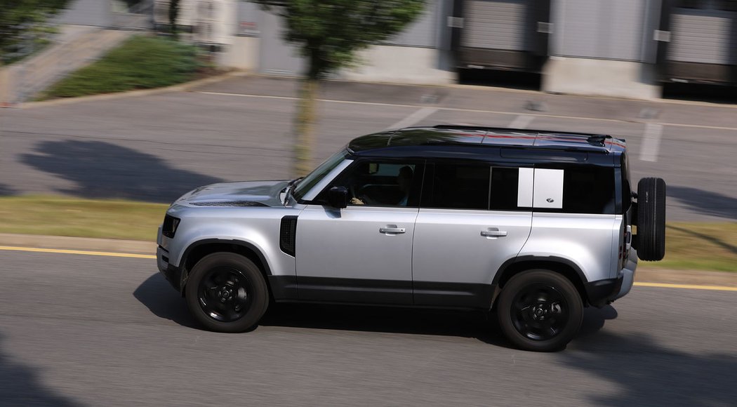 Land Rover Defender 110 P400